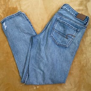 Size 6 American Eagle Mom jeans